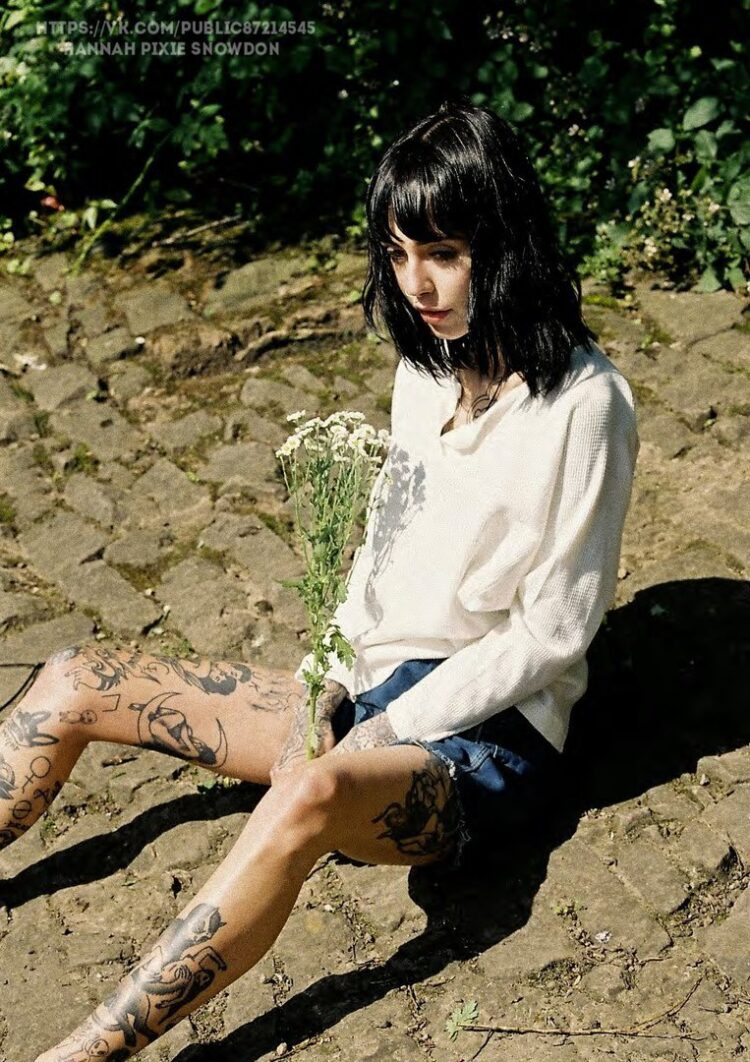 hannah snowdon feet 6