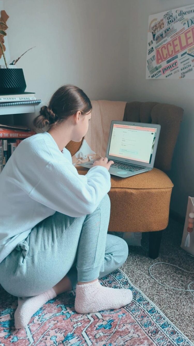 hannah throckmorton feet 6