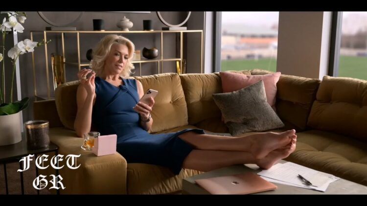 hannah waddingham feet 2