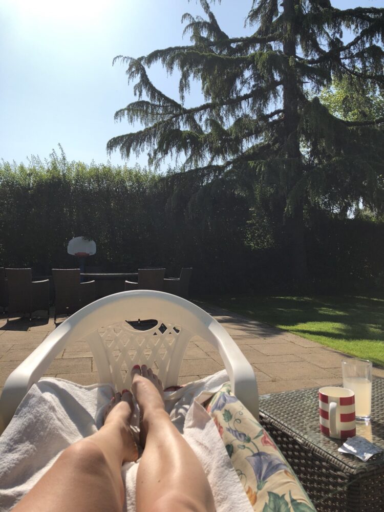 hannah whelan feet 4