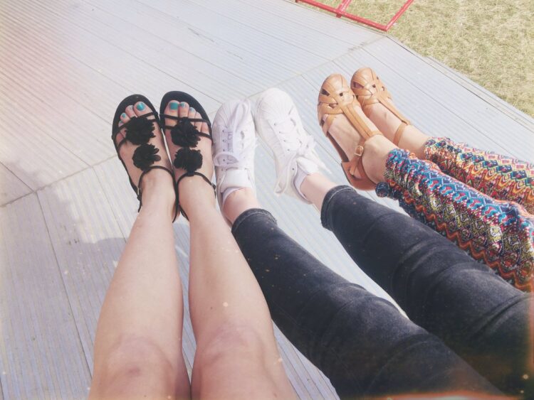 hannah witton feet 3