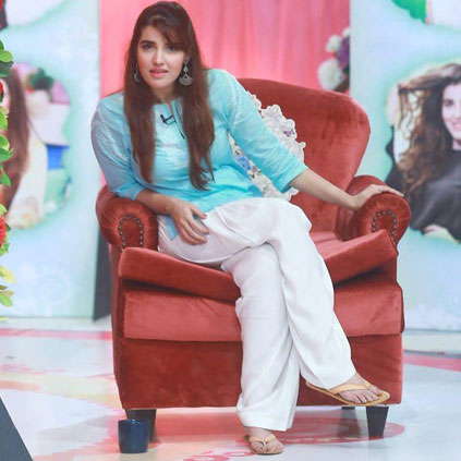 hareem farooq feet 2