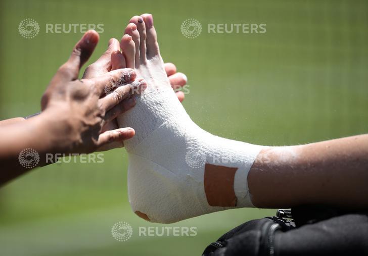 harriet dart feet 1