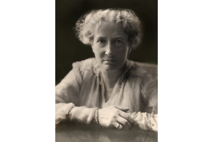 harriet monroe feet 3