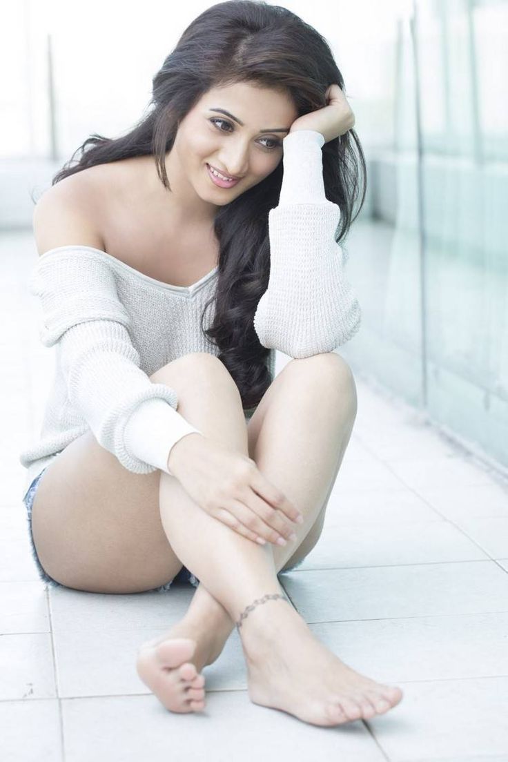 harshika poonacha feet 3