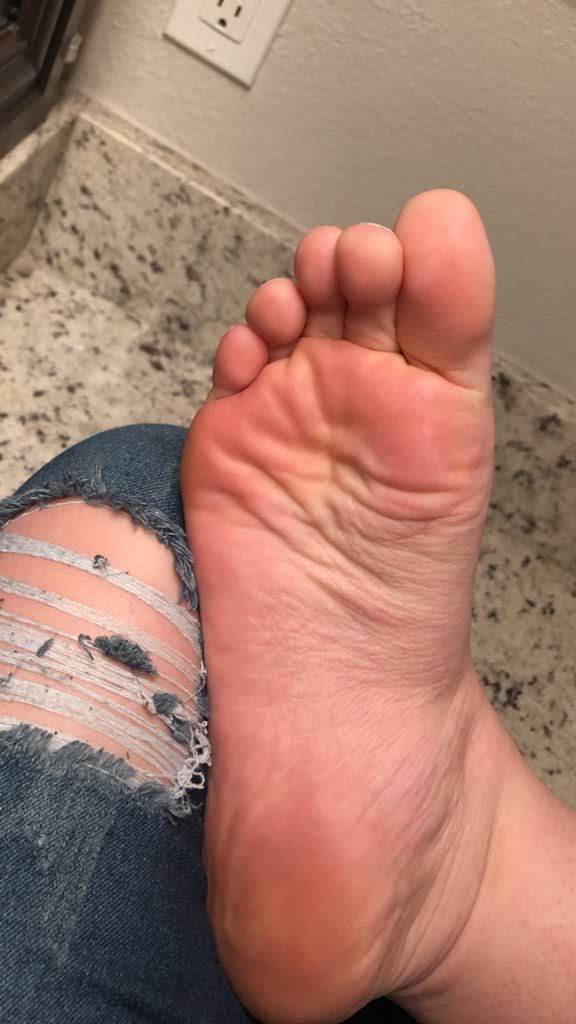 hayden daviau feet 1