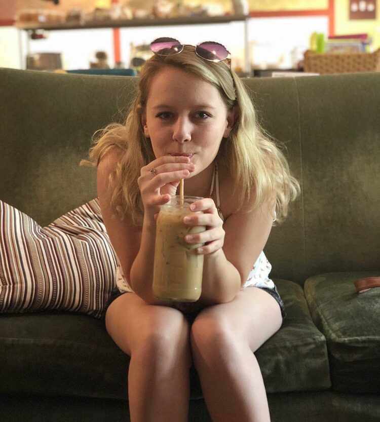 haylee shelton feet 3