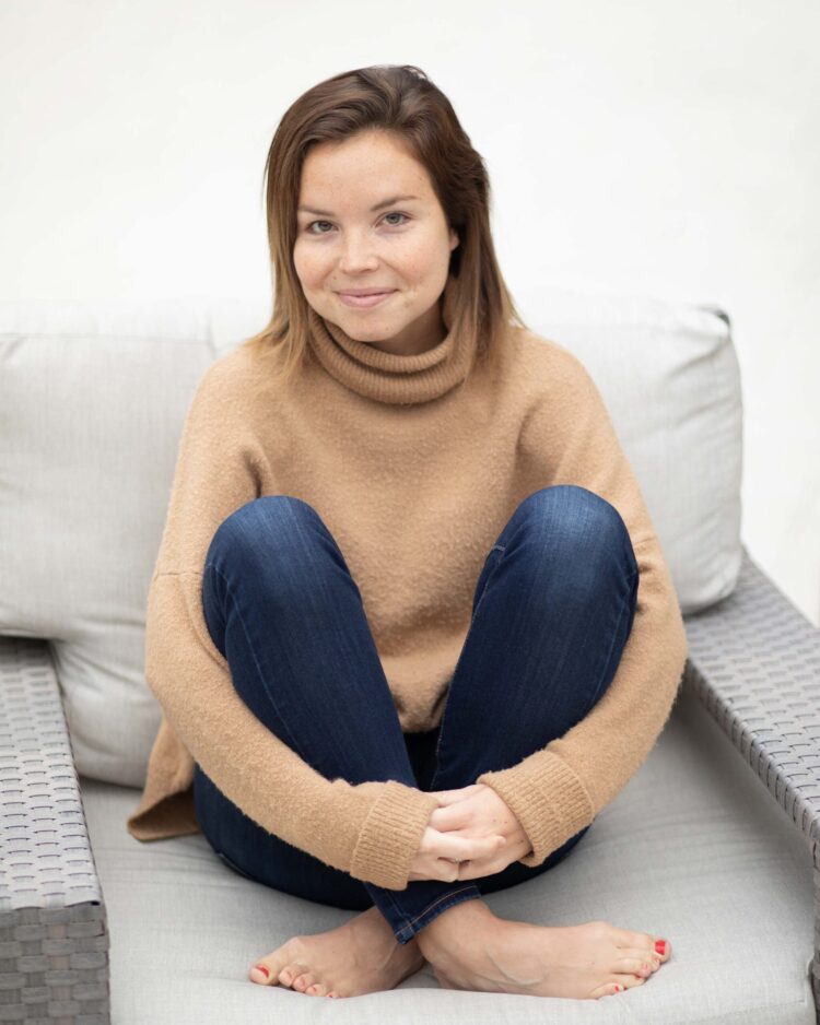 haylee shelton feet scaled