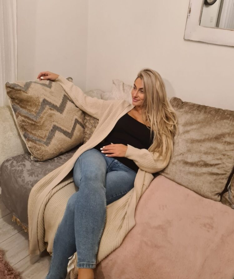 hayley hoover feet 2