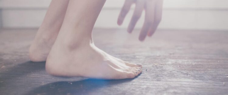 hayley oliver feet 4