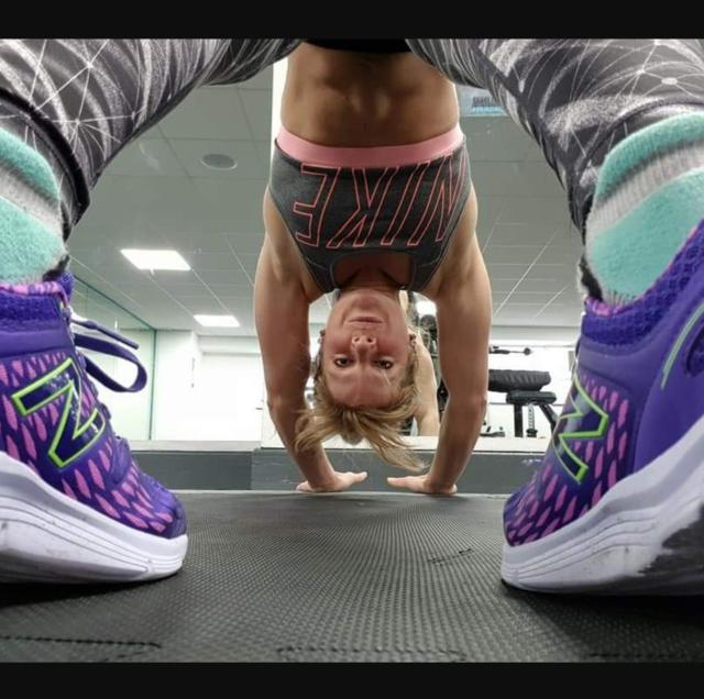 hayley robinson feet 4