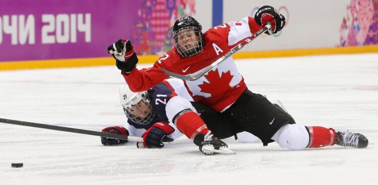 hayley wickenheiser feet 2