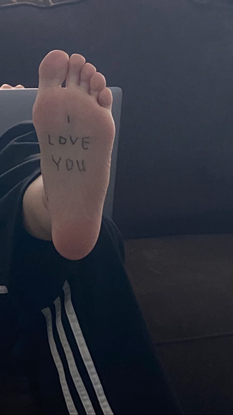 heather baron gracie feet 1