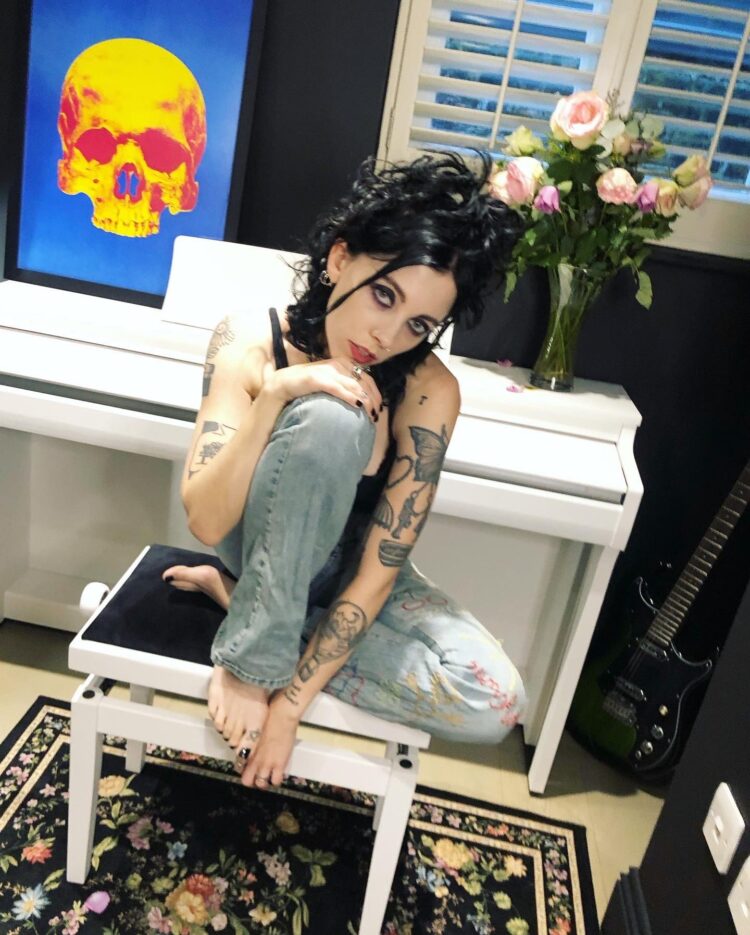 heather baron gracie feet 5