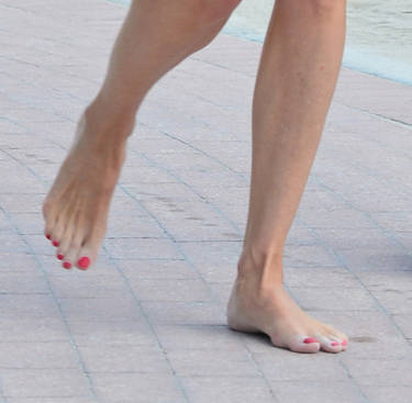 heather graham feet 5