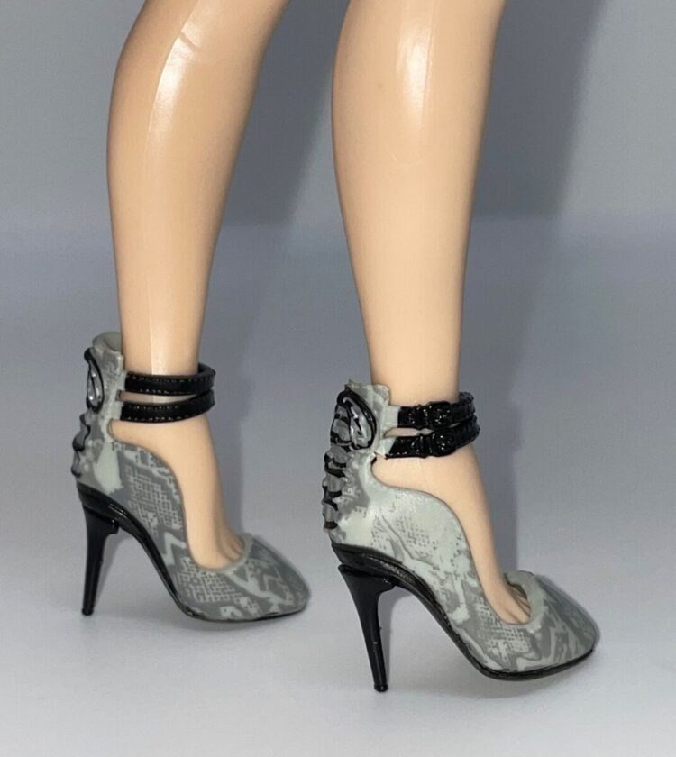 heather grayson feet 3