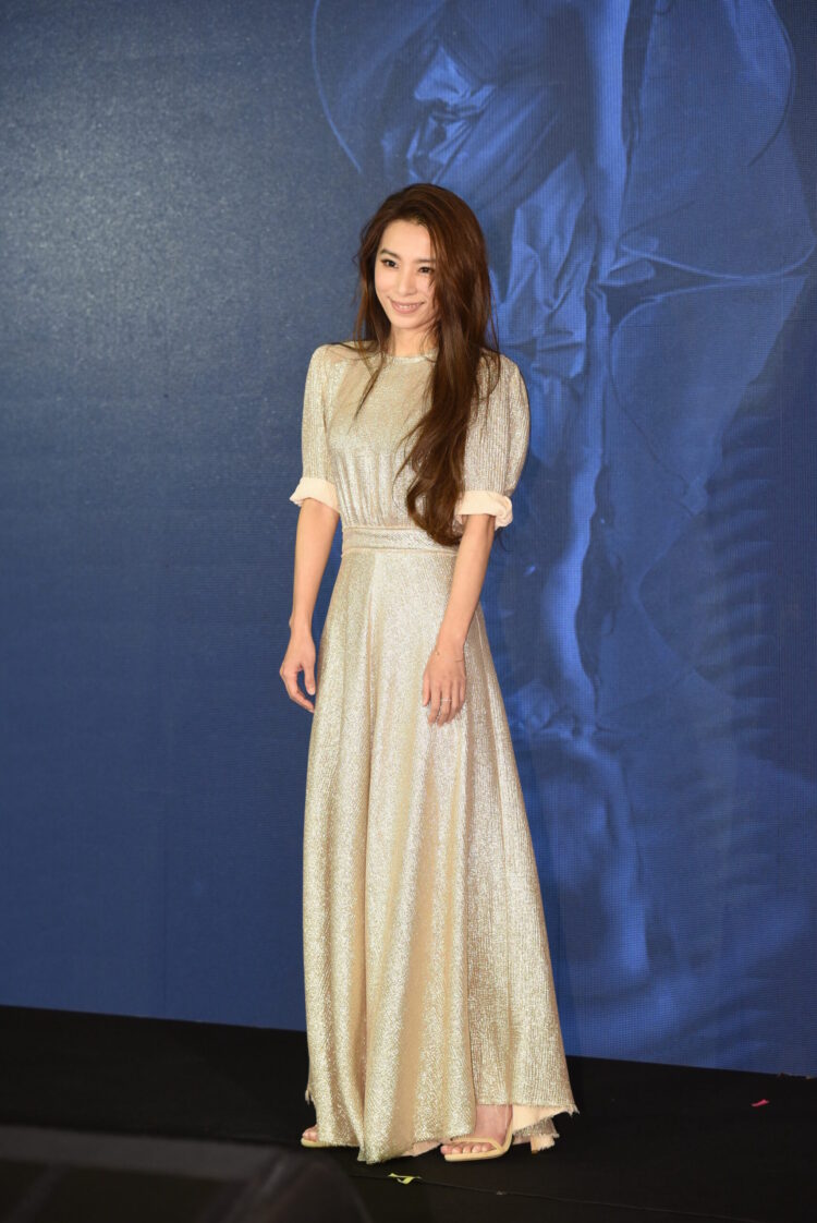 hebe tien feet 6 scaled