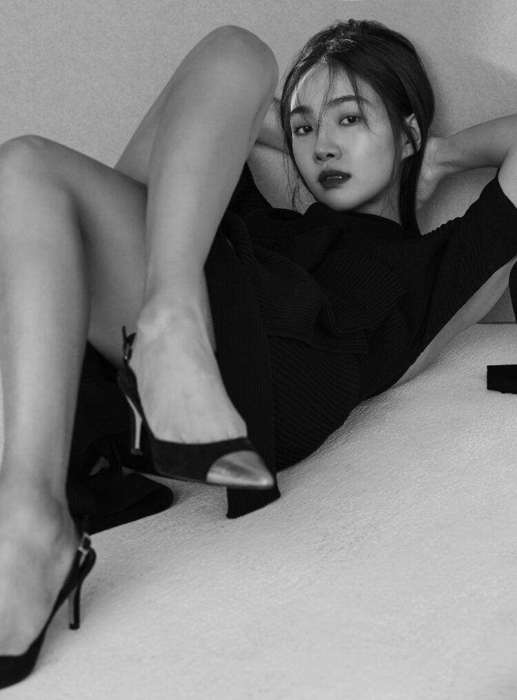 hee seo feet 6 scaled