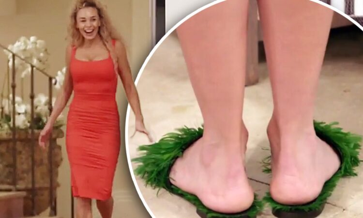 heidi latcham feet 3