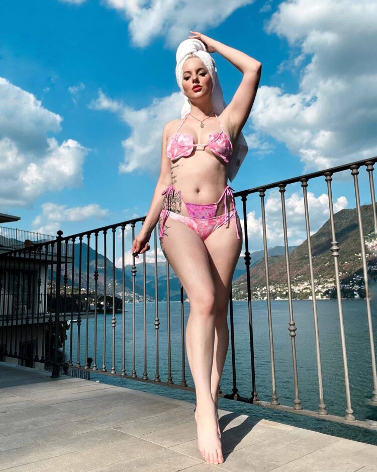 heidi mae herrington feet 2