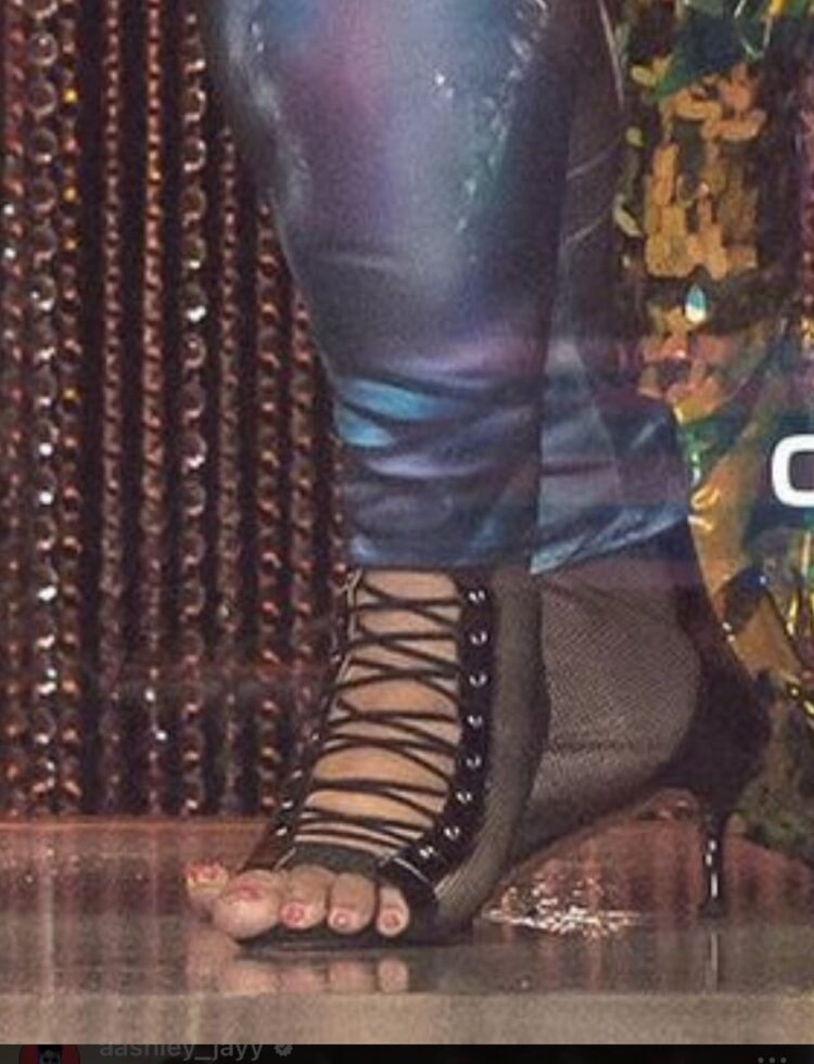 heidi n closet feet 1