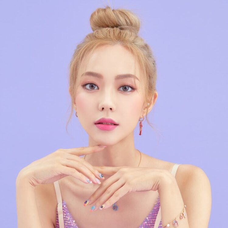 heizle makeup feet 2