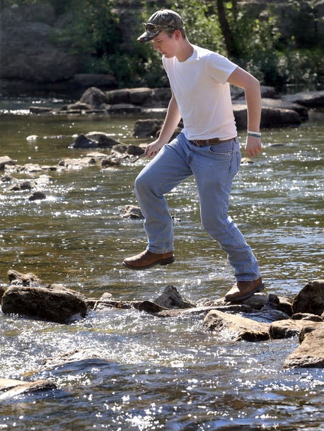 helen daniels feet 6