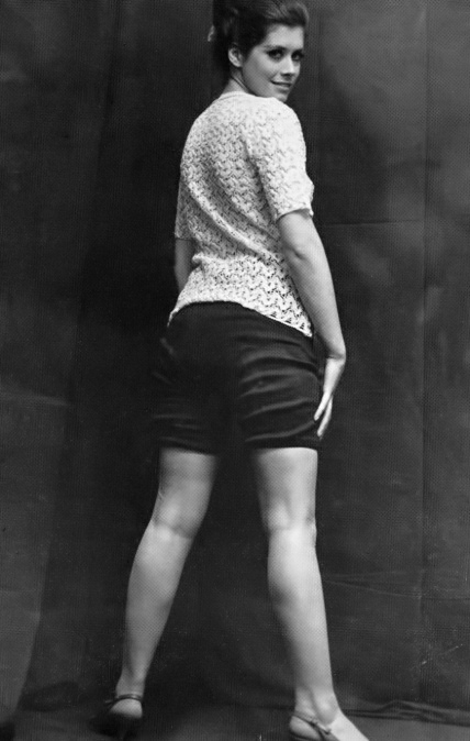 helen milligan feet 1