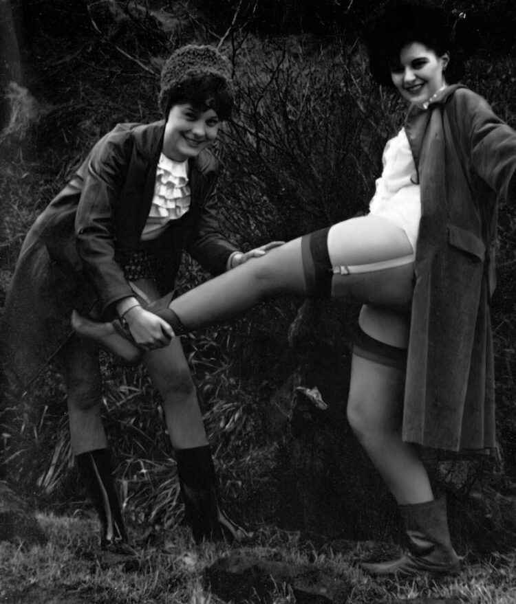 helen milligan feet 4