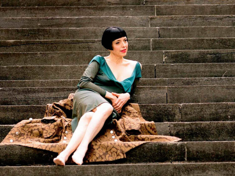 helen schneider feet 2