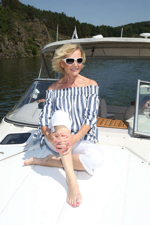 helena vondrackova feet 5