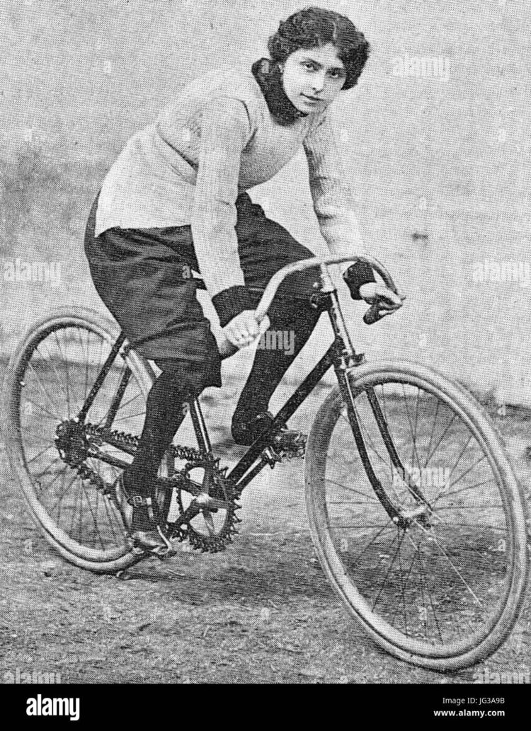 helene dutrieu feet 1