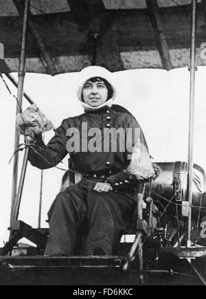 helene dutrieu feet 4