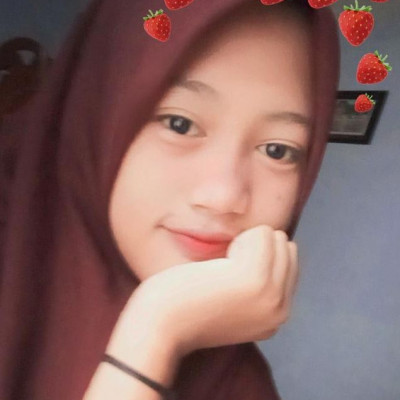 helmalia putri feet 2