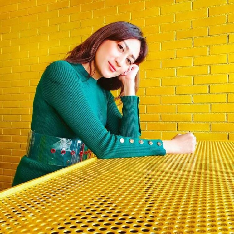 helmalia putri feet 5