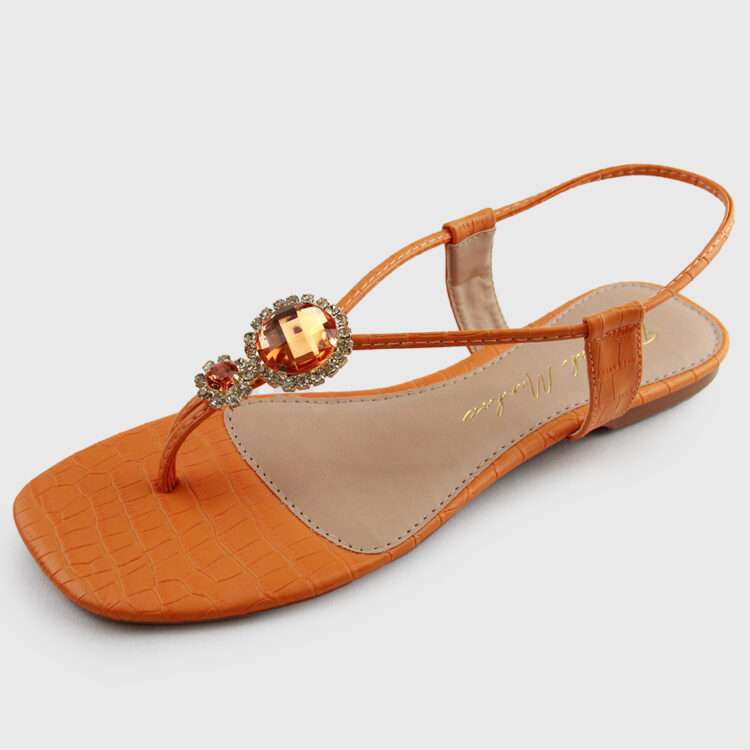 heloisa valentina feet 3