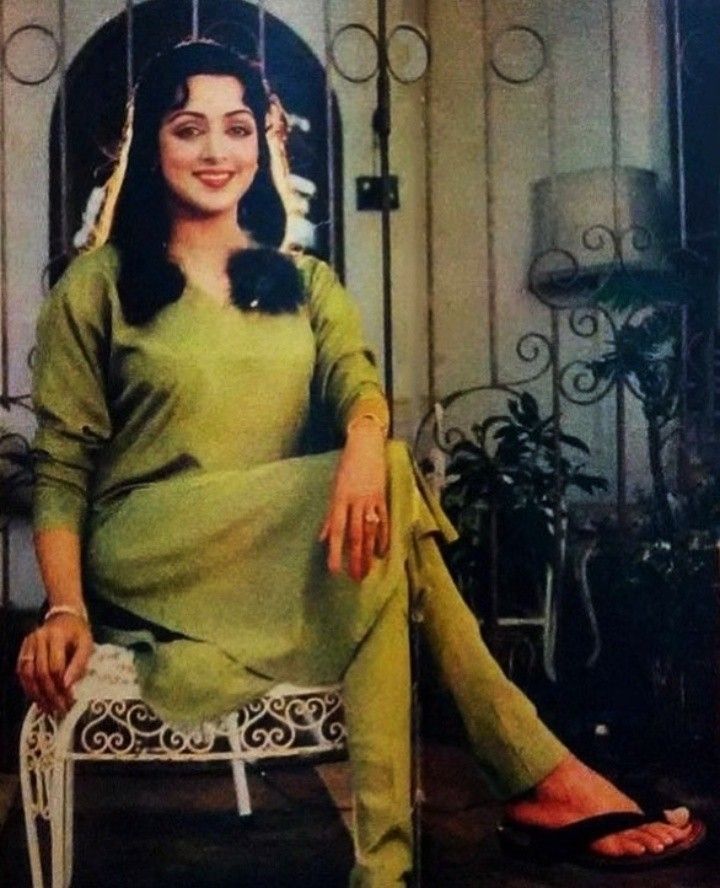 hema malini feet 2