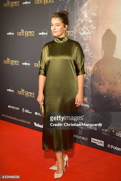 henriette confurius feet 4