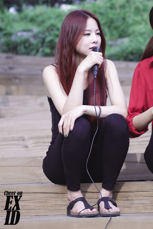 heo solji feet 5