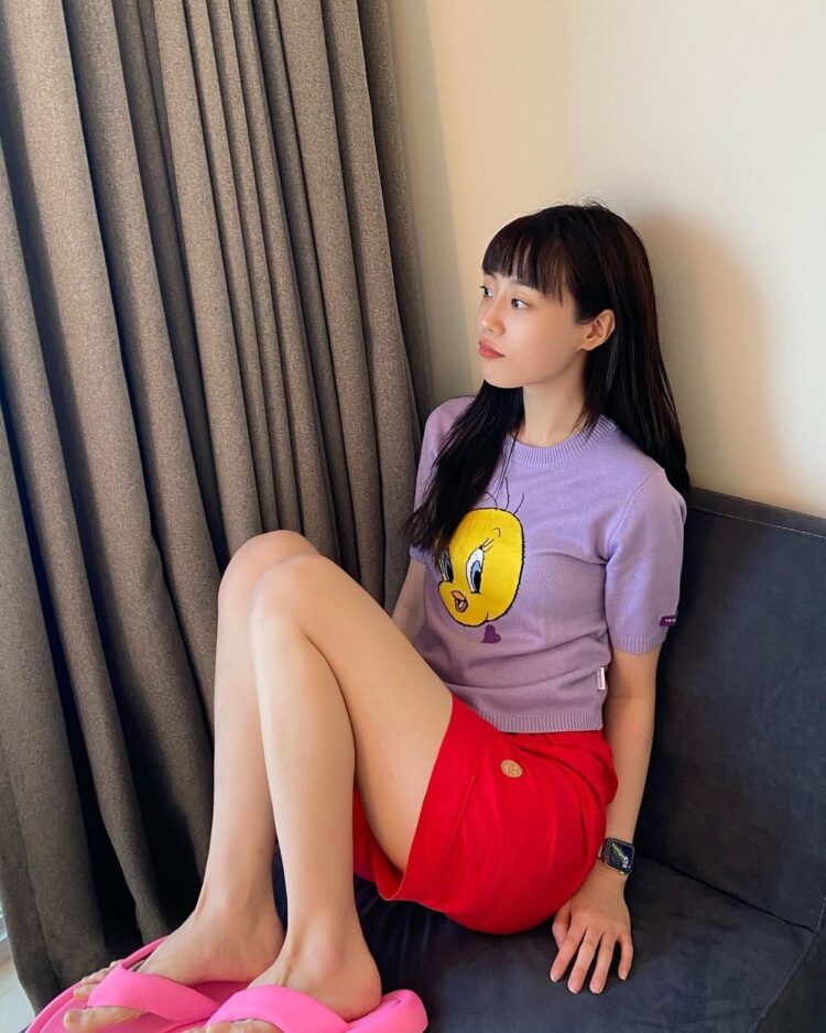 heo young ji feet 2