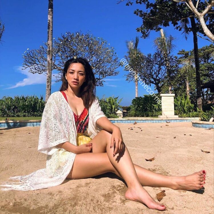 hesti purwadinata feet 2