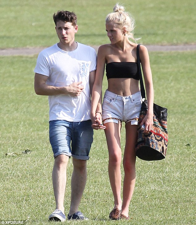 hetti bywater feet 5
