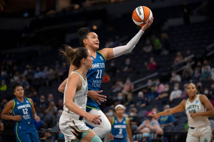 hevilyn dantas feet 4