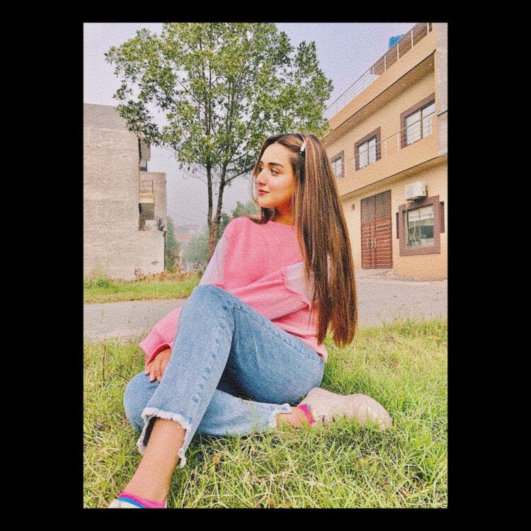 hiba amjed sabri feet