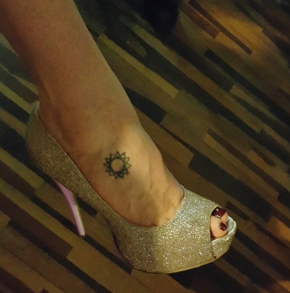 hilda abrahamz feet 2