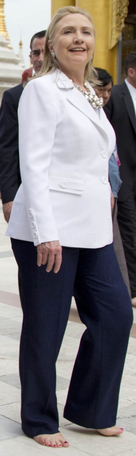 hillary clinton feet 4