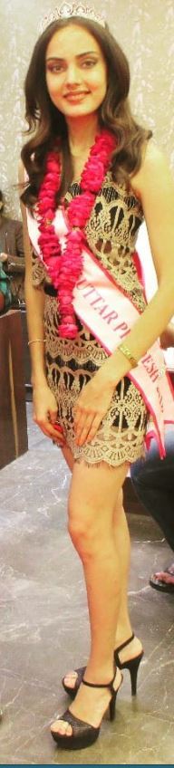 himanshi parashar feet 4