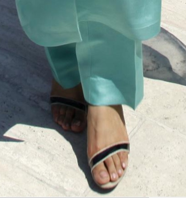 hina rabbani khar feet 3