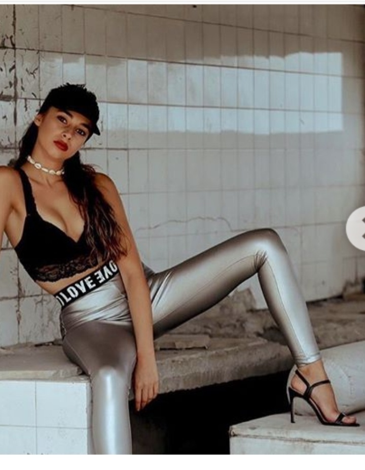 hira koyuncuoglu feet 4