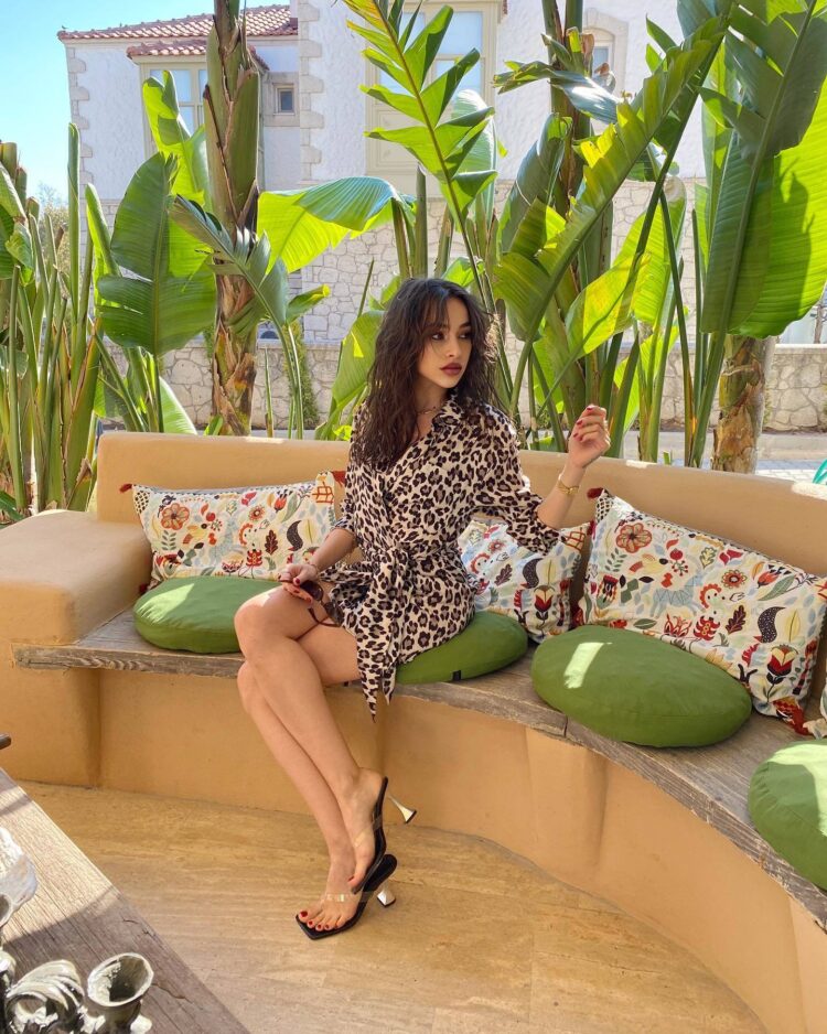 hira koyuncuoglu feet